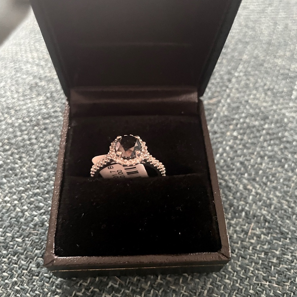 NWT 18 K White Gold Black Diamond Halo Engagement Ring Size 7 1.70 CTW 1.27 CT